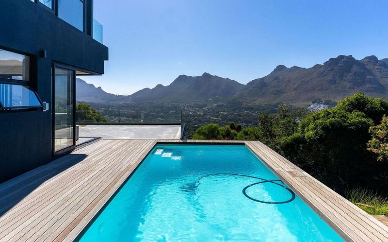 6 Bedroom Property for Sale in Hout Bay Western Cape